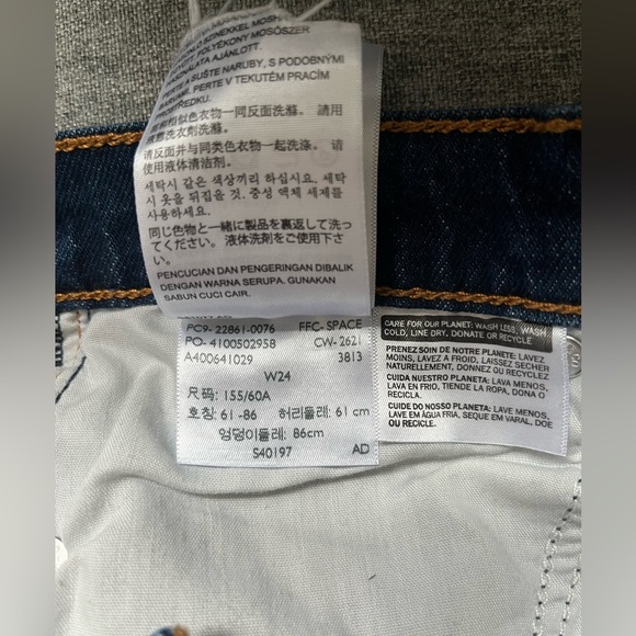 Levi’s wedgie Icon fit tapered jeans 🥰🥰🥰 - Picture 9 of 10